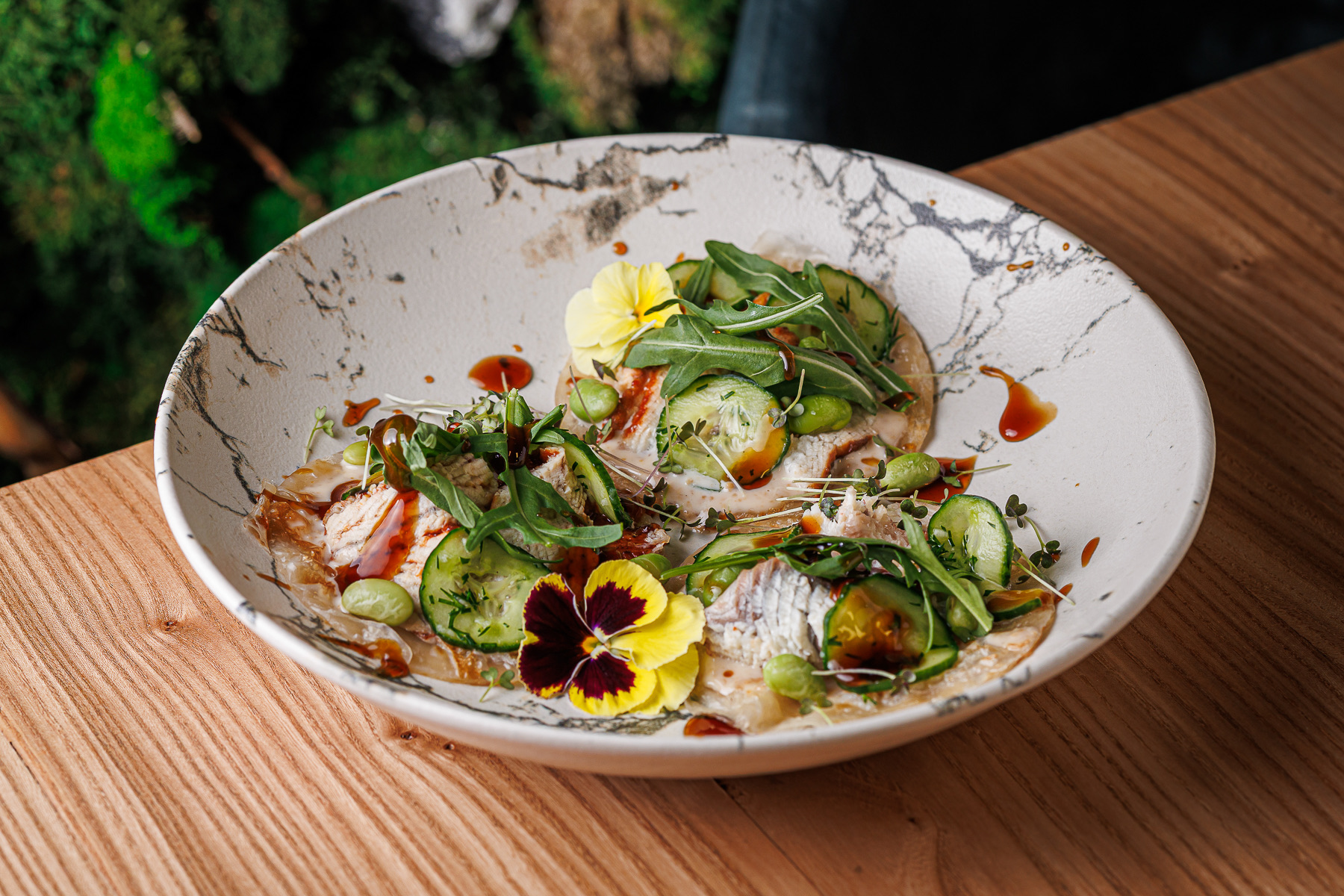 Роти с угрем и маринованными огурцами